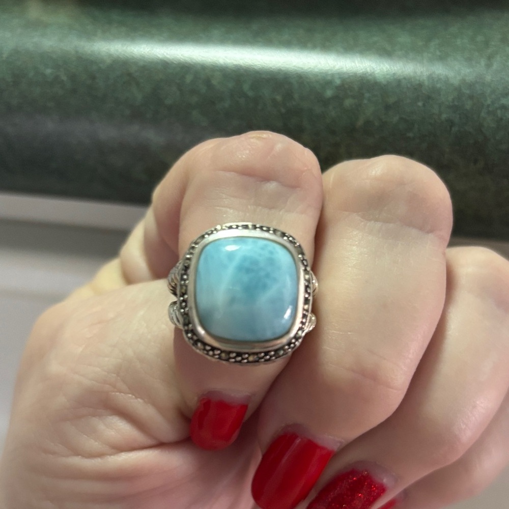 Elegant Sterling Silver and Blue Women's Ring - Picture 4 of 4